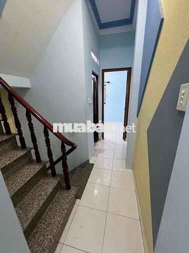 Bán nhà quận 11 còn mới vào ở liền đường đội cung
