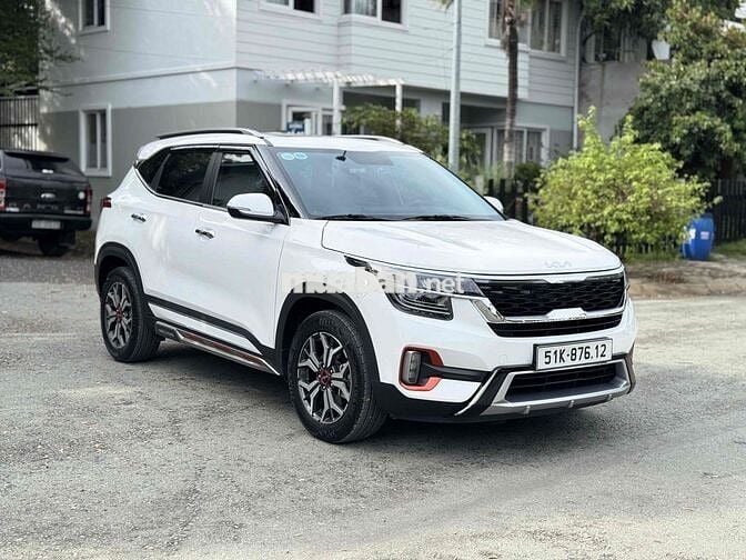 Kia Seltos 2024 Premium 1.6 AT - 9000 km
