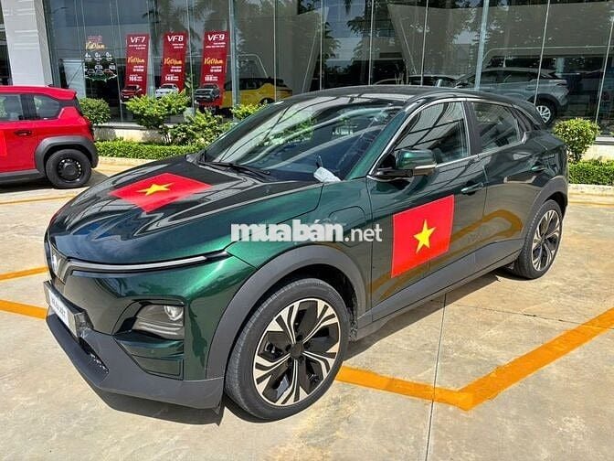 vinfast vf6 plus cần thanh lí