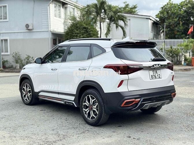 Kia Seltos 2024 Premium 1.6 AT - 9000 km
