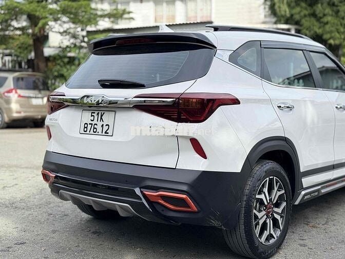 Kia Seltos 2024 Premium 1.6 AT - 9000 km
