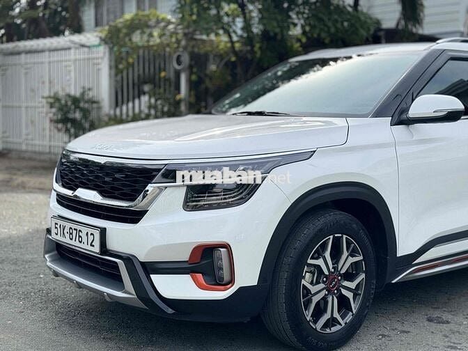 Kia Seltos 2024 Premium 1.6 AT - 9000 km