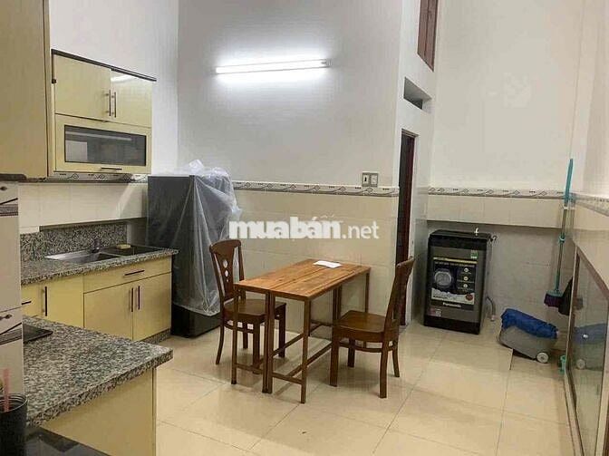 NHÀ 2 PHÒNG FULL NỘI THẤT ĐƯỜNG XE TẢI KHU BÌNH PHÚ