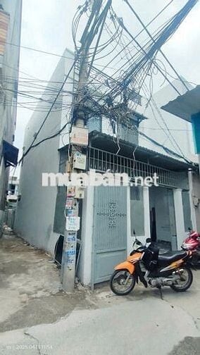 523HBC - nhà 2 mặt hẻm , sơn sửa đẹp , tặng kệ bếp + ốp cổng