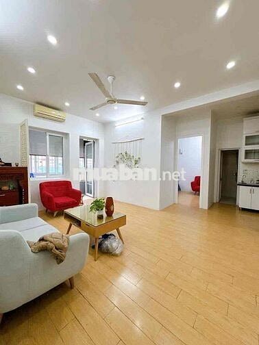 Quá víp chỉ 2 tỷ x Căn hộ thang máy 55m2 phố Phạm ngọc Thạch - Đống Đa