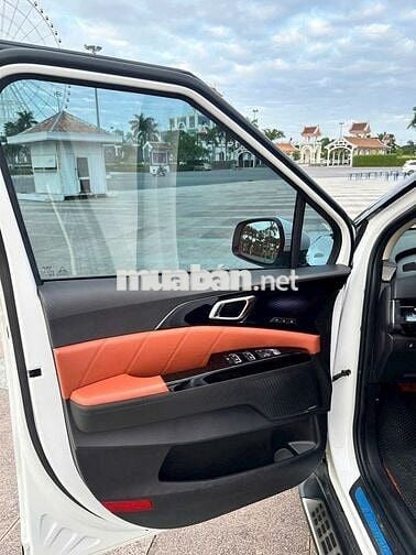 Kia Carnival 2023 Signature 3.5G - 50,000 km.