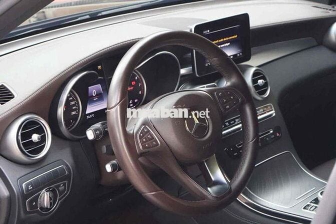 Mercedes Benz GLC 300 4matic model 2017 1 chủ