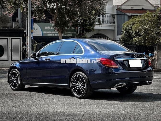 Mercedes Benz C200 Exclusive 2020 - 42,000 Miles.