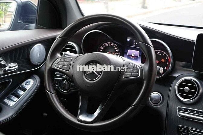 Mercedes Benz GLC 300 4matic model 2017 1 chủ
