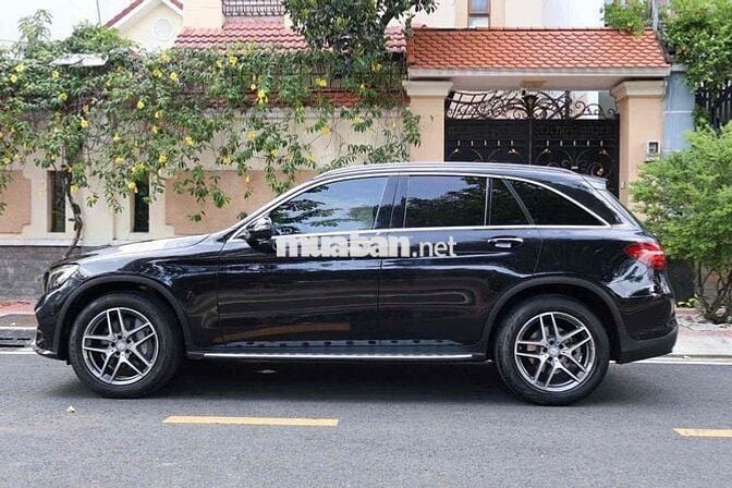 Mercedes Benz GLC 300 4matic model 2017 1 chủ
