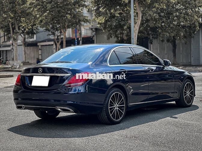 Mercedes Benz C200 Exclusive 2020 - 42,000 Miles.