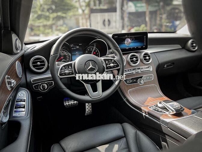 Mercedes Benz C200 Exclusive 2020 - 42,000 Miles.
