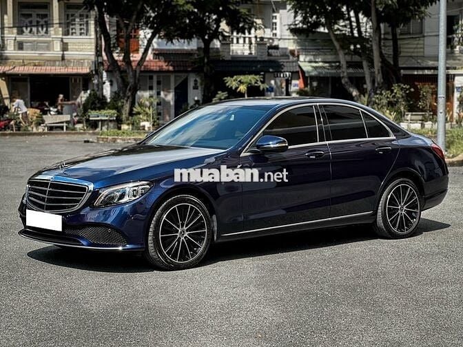 Mercedes Benz C200 Exclusive 2020 - 42,000 Miles.