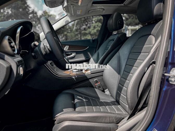 Mercedes Benz C200 Exclusive 2020 - 42,000 Miles.