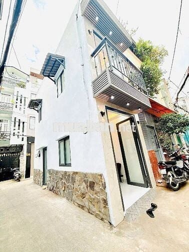 BÁN NHÀ ĐẸP NGUYỄN THỊ TẦN - HẺM BA GÁC - 2 TẦNG 2PN 2WC - GIÁ 2.9 TỶ