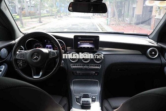 Mercedes Benz GLC 300 4matic model 2017 1 chủ