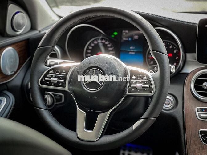 Mercedes Benz C200 Exclusive 2020 - 42,000 Miles.