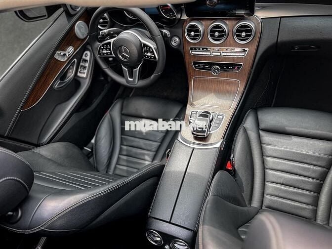 Mercedes Benz C200 Exclusive 2020 - 42,000 Miles.