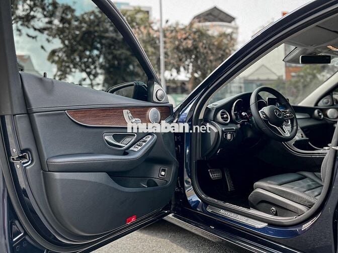 Mercedes Benz C200 Exclusive 2020 - 42,000 Miles.