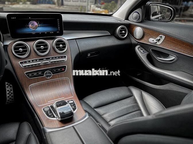 Mercedes Benz C200 Exclusive 2020 - 42,000 Miles.