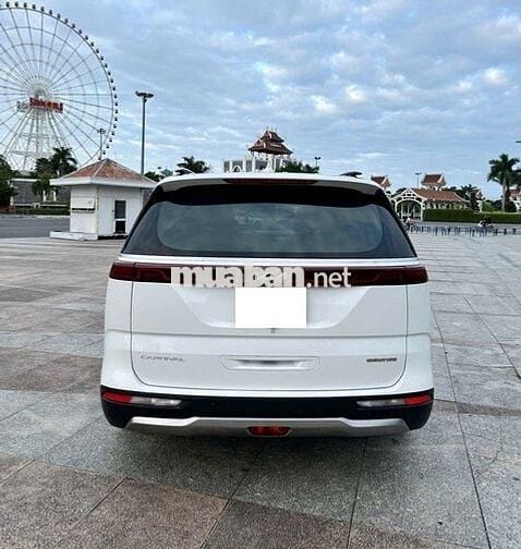 Kia Carnival 2023 Signature 3.5G - 50,000 km.