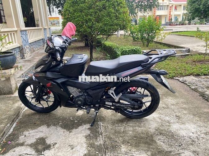 Winner v1 2018 đen nhám.