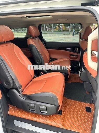 Kia Carnival 2023 Signature 3.5G - 50,000 km.