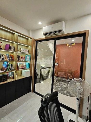 Bán nhà Nguyễn Chí Thanh 45m2, vỉa hè 2 bên, ô tô tránh, kinh doanh