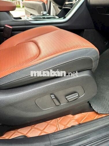 Kia Carnival 2023 Signature 3.5G - 50,000 km.