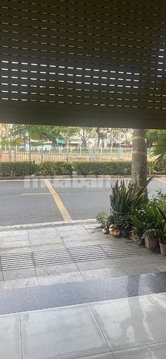 C.chủ Bán nhà 4x11 nở hậu L 5m mặt tiền kênh Lò Gốm gần cầu H.Giang
