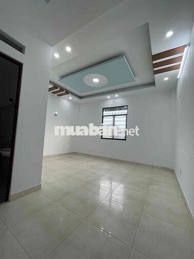 bán gấp nhà 100m2. 3 tầng. đ/số 6. BHHB. Bình Tân