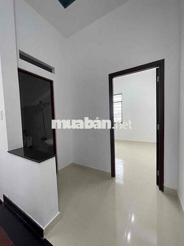 bán gấp nhà 100m2. 3 tầng. đ/số 6. BHHB. Bình Tân