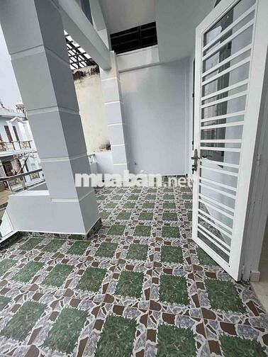 bán gấp nhà 100m2. 3 tầng. đ/số 6. BHHB. Bình Tân