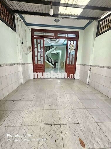 Cho thuê nhà Trung mỹ tây 1tr 3 lầu