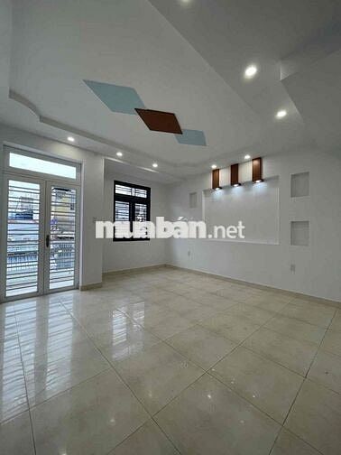 bán gấp nhà 100m2. 3 tầng. đ/số 6. BHHB. Bình Tân