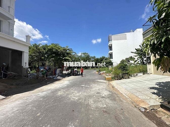 BÁN NHÀ MỚI SÂN VƯỜN- LÊ VĂN LƯƠNG- NHÀ BÈ– HXH 8M- 121M2- GIÁ HƠN 6 T