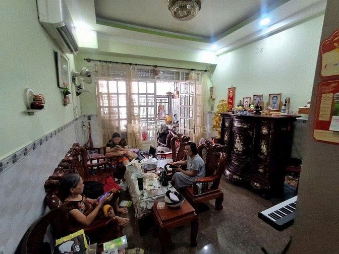 Nhà 2 tầng hẻm xe hơi 44 Bùi Văn Ba quận 7. 5,5*23 chỉ 10,3 tỷ.
