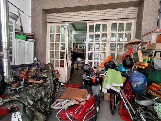 Nhà 2 tầng hẻm xe hơi 44 Bùi Văn Ba quận 7. 5,5*23 chỉ 10,3 tỷ.