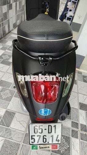 Vespa Sprint 2022 đen nhám