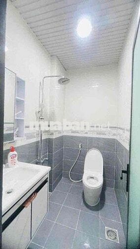 MẶT TIỀN HUỲNH VĂN BÁNH, P.11, Phú Nhuận, 4.5x20m, 4 tầng