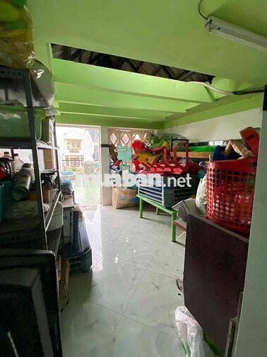 Nhà mặt tiền thuê giá phải chăng