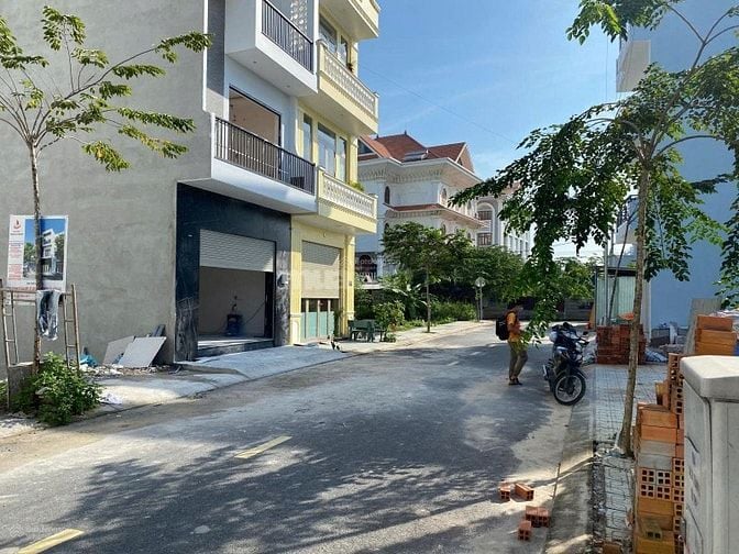 GIẢM SÂU 100 TRIỆU, GIÁ GÓC GIÁ CHỐT 3TỶ2 MUA VÀO LỜI NGAY KẸT TIỀN BÁ