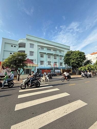 Bán nhà 3 tầng mặt tiền 81 Cách Mạng, Q. Tân Phú