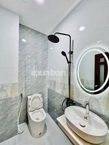 Siêu phẩm nhỉnh 3tỷ Quang Trung 64m2 ( 4m*16m ) SHR đường 6m 1T2L ST