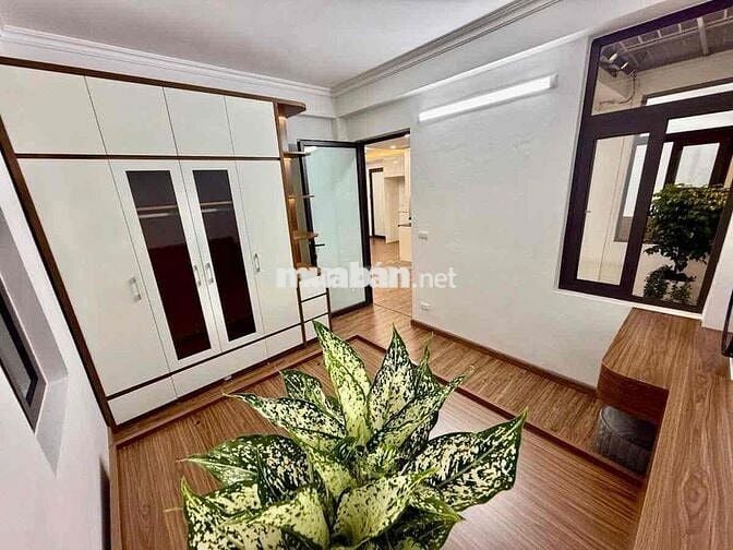 Bán căn ccmn 80m2 phố Vũ tông Phan sổ đỏ chung có phôi riêng 3 ngủ đep