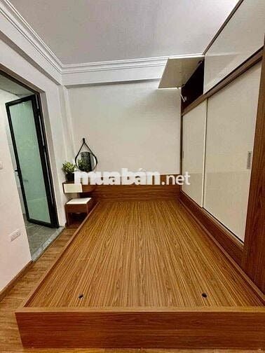 Bán căn ccmn 80m2 phố Vũ tông Phan sổ đỏ chung có phôi riêng 3 ngủ đep