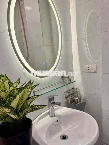 Bán căn ccmn 80m2 phố Vũ tông Phan sổ đỏ chung có phôi riêng 3 ngủ đep