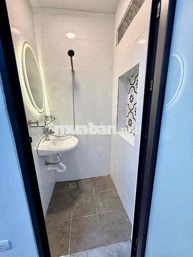 Bán căn ccmn 80m2 phố Vũ tông Phan sổ đỏ chung có phôi riêng 3 ngủ đep