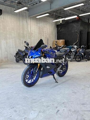 Cần bán Yamaha R15 V4 – đăng ký 2023, odo 4.800 km