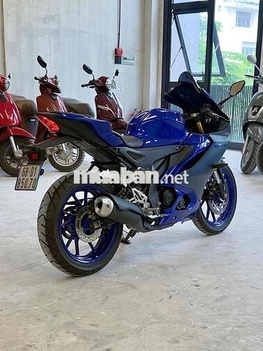 Cần bán Yamaha R15 V4 – đăng ký 2023, odo 4.800 km